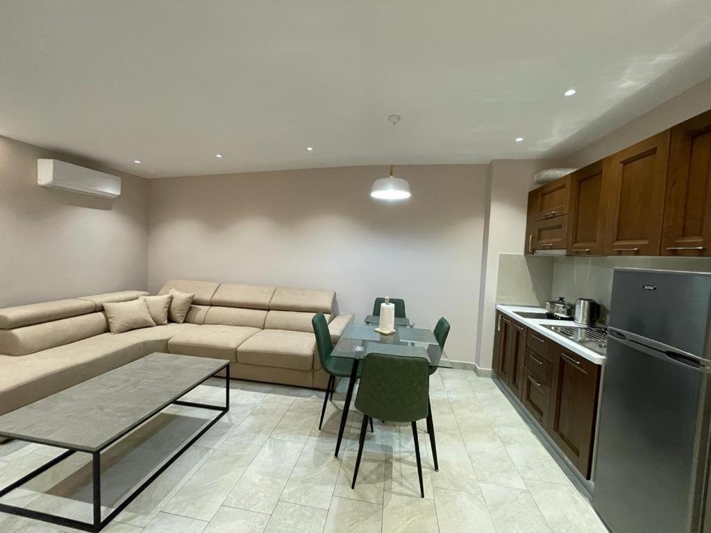 Sevians Apartments โกเลม ภายนอก รูปภาพ