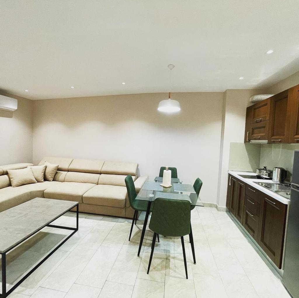 Sevians Apartments โกเลม ภายนอก รูปภาพ